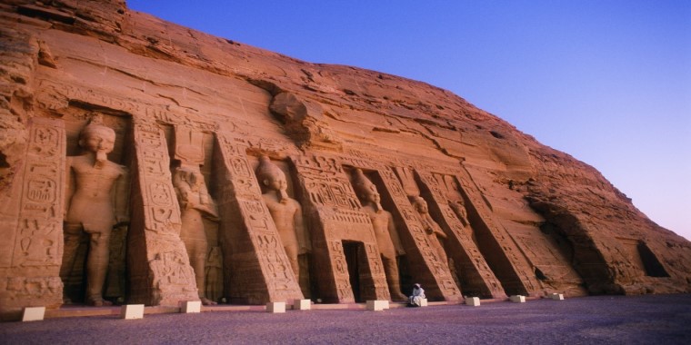 >Exploring the Enigmatic Beauty of Egypt's Desert Landscape