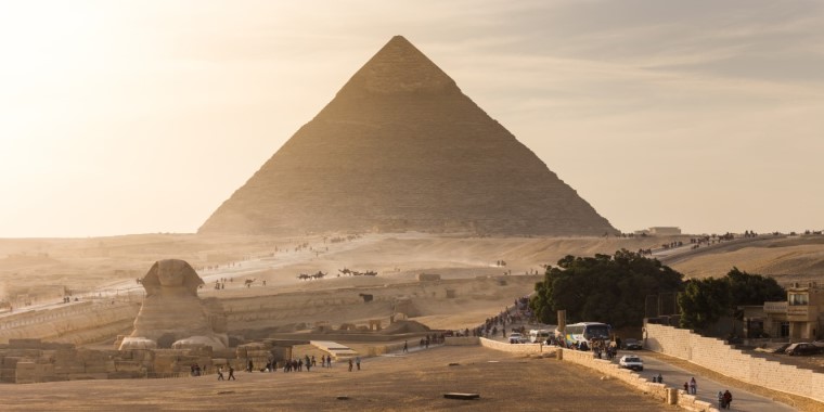 >Egypt in Two Weeks: A Timeless Expedition Through Pharaohs, Pyramids, and Paradises