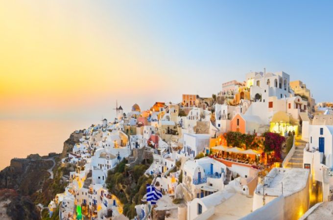 The Ultimate Greece Travel Itinerary: A Comprehensive Guide