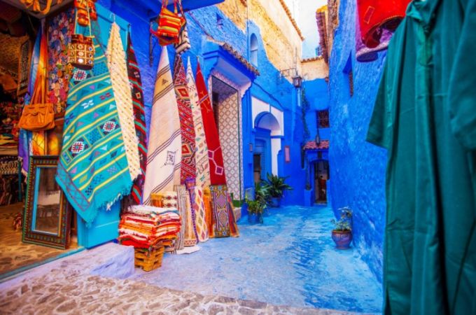 What to Wear in Morocco: A Comprehensive Guide to Dressing Stylishly and Respectfully