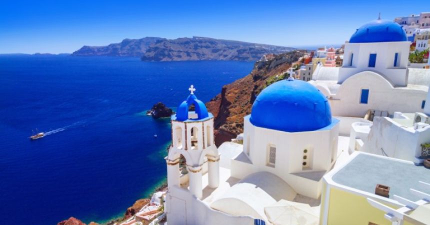 Family-Friendly Destinations in Greece