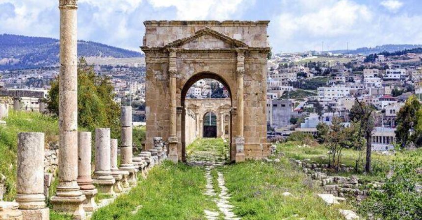 Exploring the Historic Citadel of Kerak in Jordan