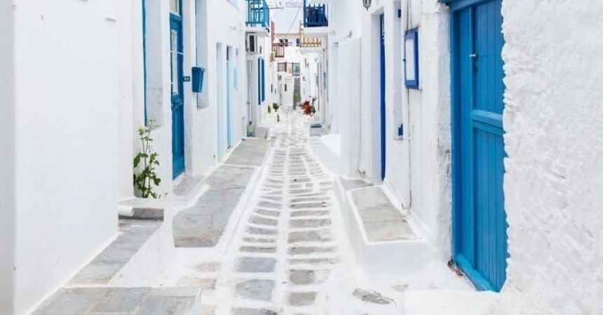 Mykonos Travel Guide: Tips and Highlights