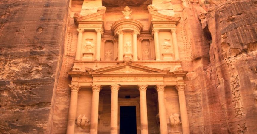 Petra Weather in July