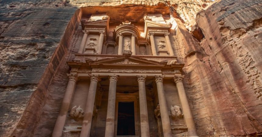 Petra Weather in October