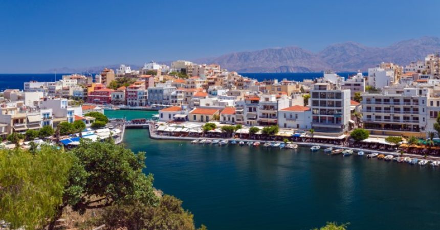 Top 10 Must-See Places in Greece