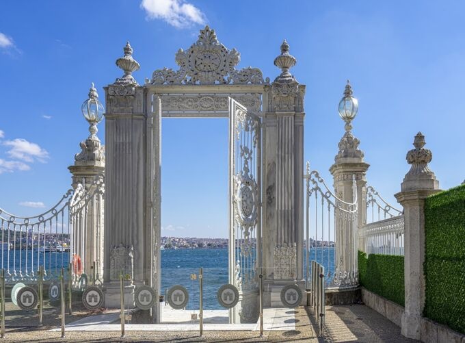 Explore Dolmabahçe Palace, Istanbul's masterpiece of luxury and history