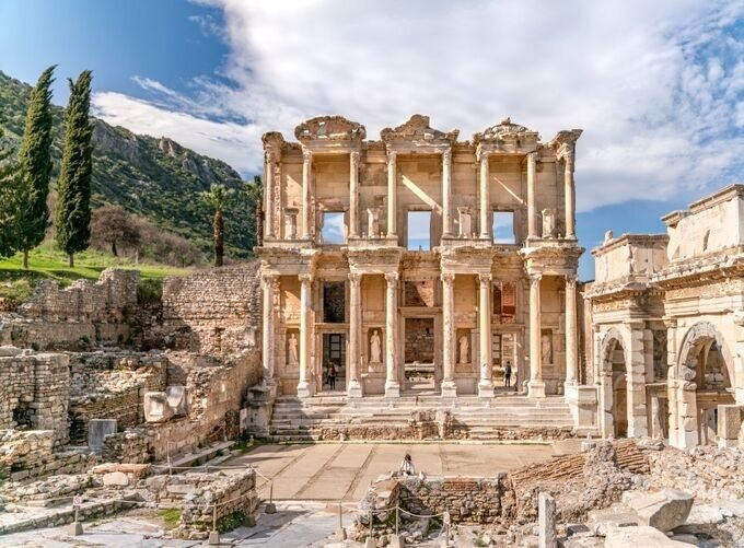 Stunning ruins of Ephesus highlighting the glory of ancient civilizations