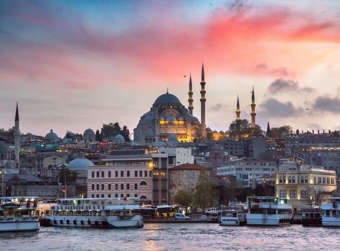  Explore Suleymaniye Mosque, Istanbul's grand testament to Ottoman heritage