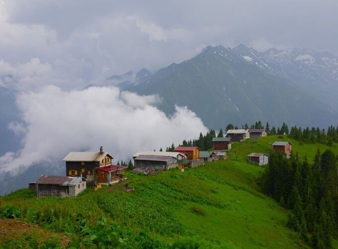 Travel to Camlıhemsin: Exploring the Beauty of Ayder Plateau