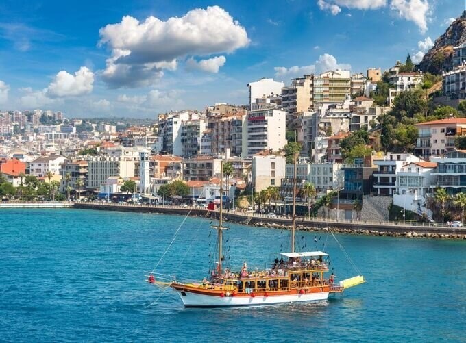 Turkey’s landscapes blend ancient ruins with beautiful coastlines and beaches