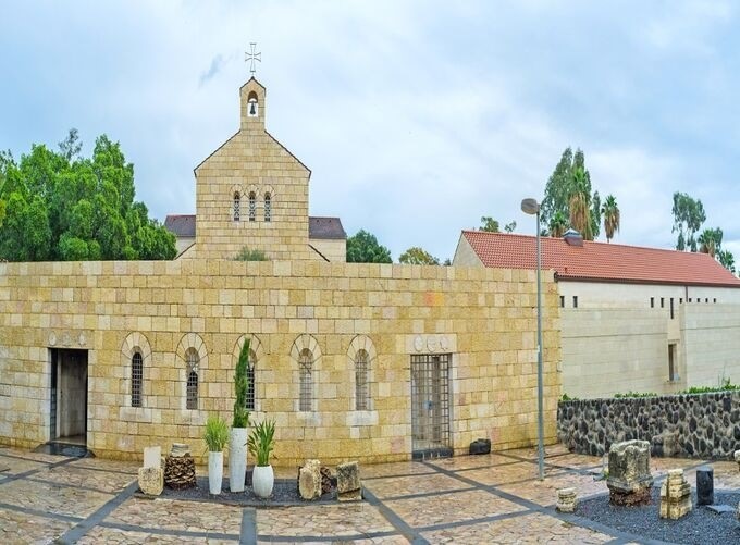 Discover Israel’s archaeological sites and awe-inspiring desert panoramas